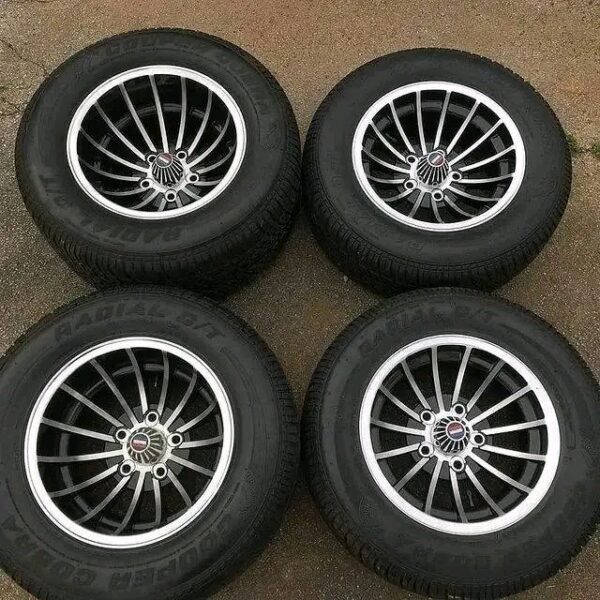 Wheel set including tires