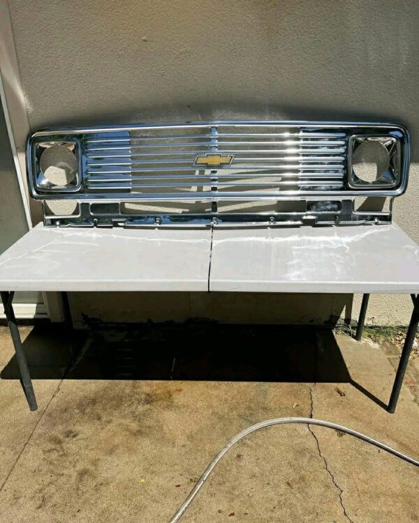 Chevy van grill